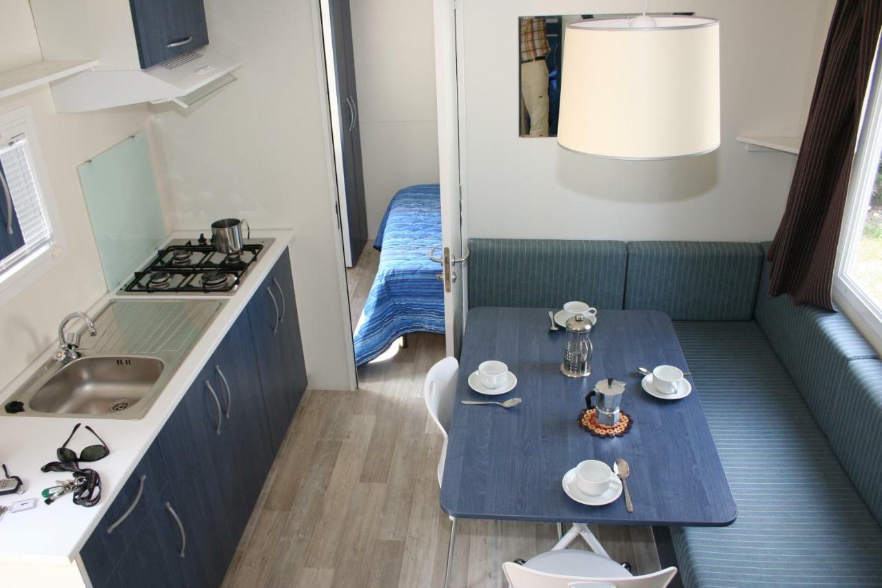 Happy Camp Mobile Homes In El-Bahira Camping Village San Vito Lo Capo Eksteriør billede